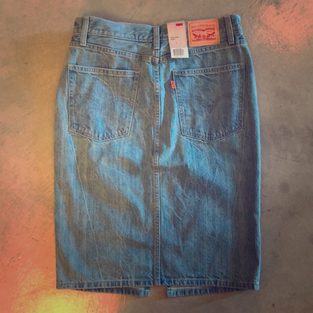 Levi’s high rise denim skirt
